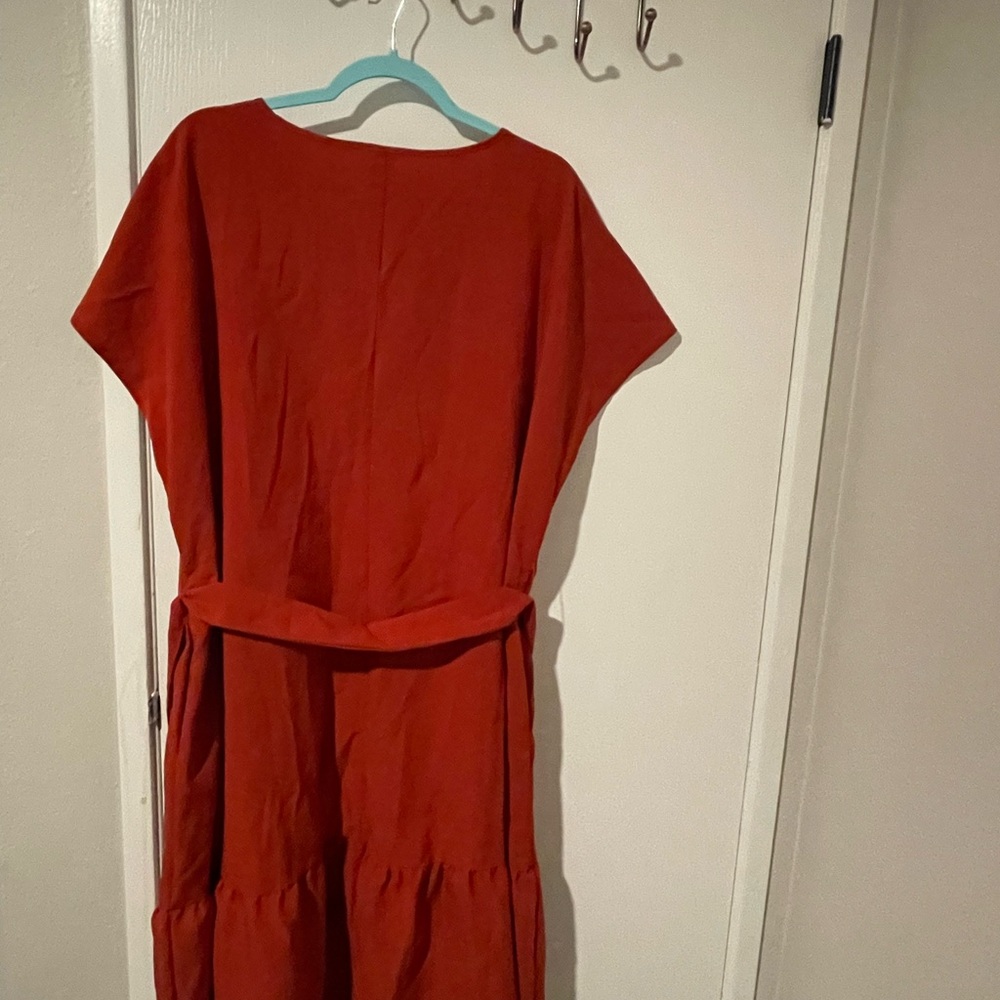 NWT Emery Rose Burnt Orange V-Neck Dress - Picture 4 of 6